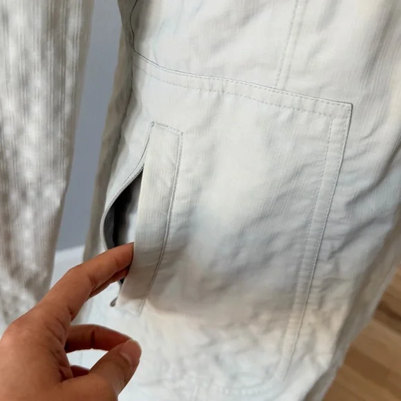 Marmot Women's Hooded Ski Jacket in Creamy Grey - Picture 4 of 16